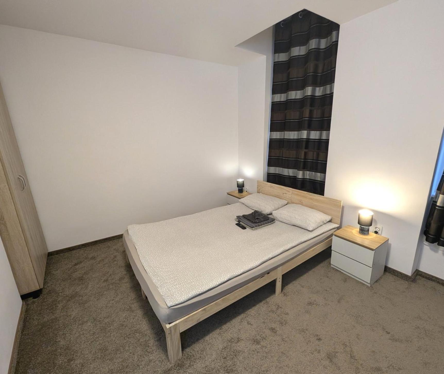 Sandor Central Studio Apartment Тиргу-Муреш Екстер'єр фото